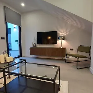 https://apartamento-golddem-mercedes.1costadelsol.com