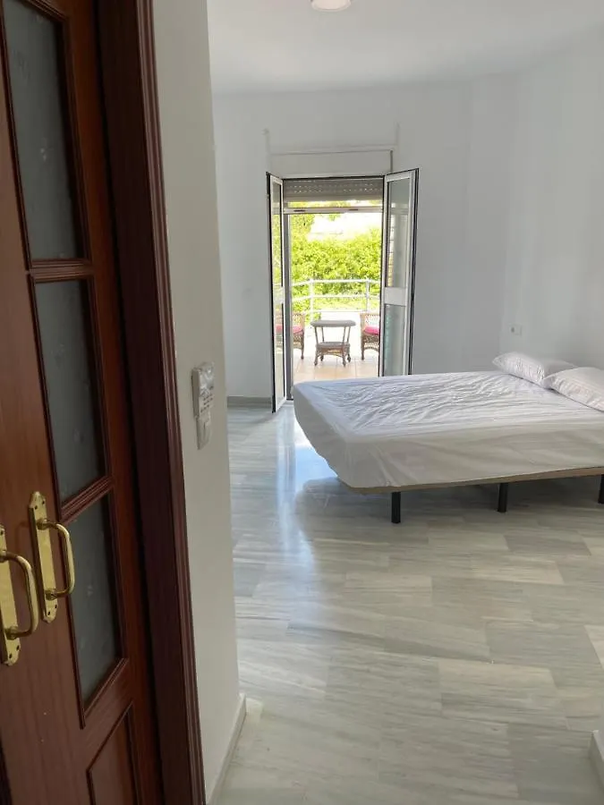 Homestay Exclusivo Chalet Sevilla. ¡Jardin & Cocina! Alcala de Guadaira