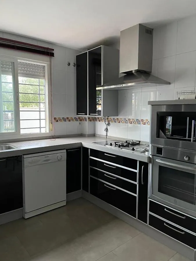 Homestay Exclusivo Chalet Sevilla. ¡Jardin & Cocina! Alcala de Guadaira